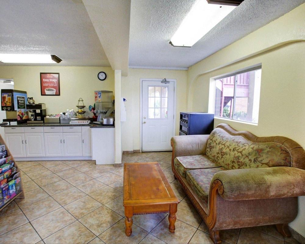 Econo Lodge San Marcos University Area Extérieur photo