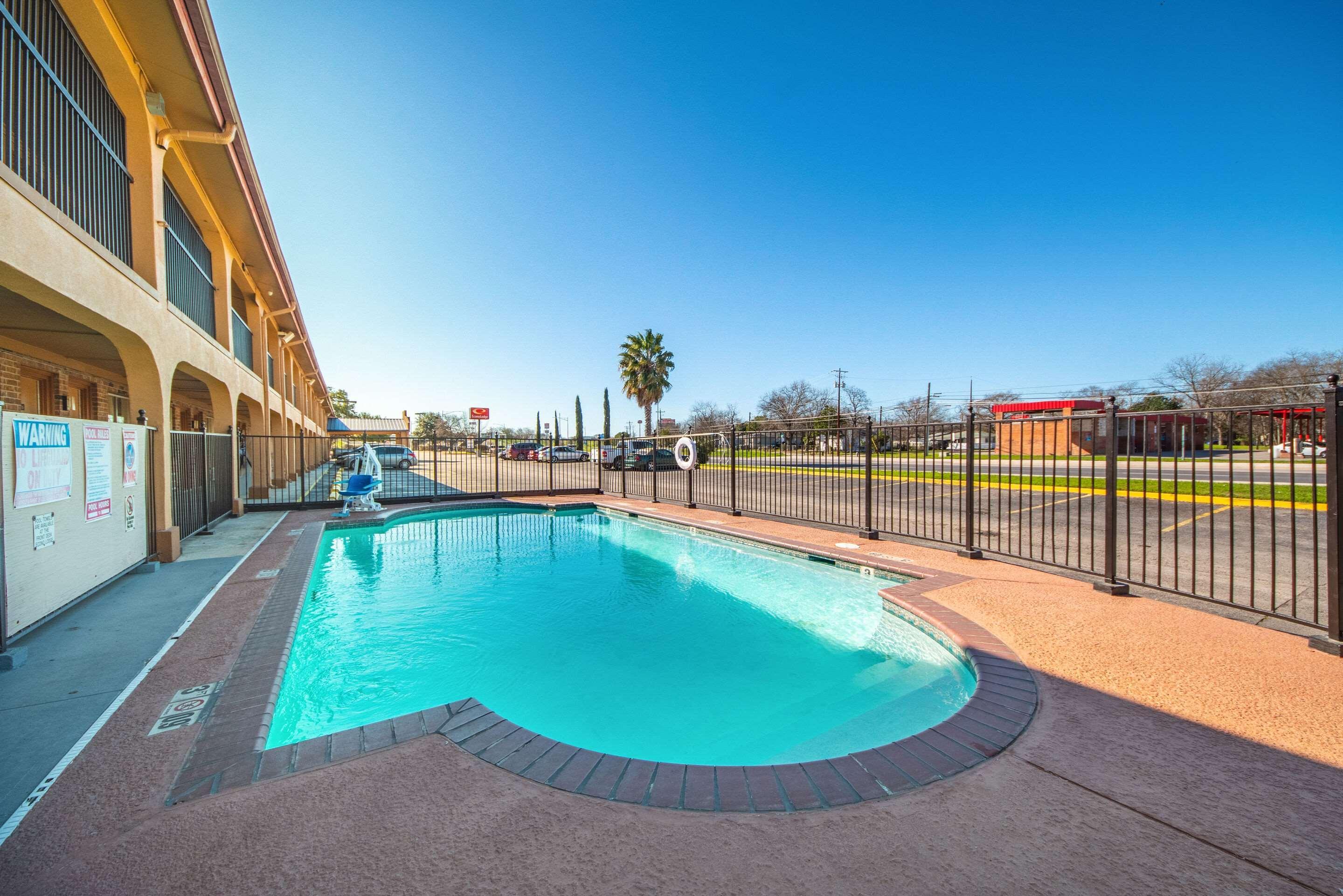 Econo Lodge San Marcos University Area Extérieur photo